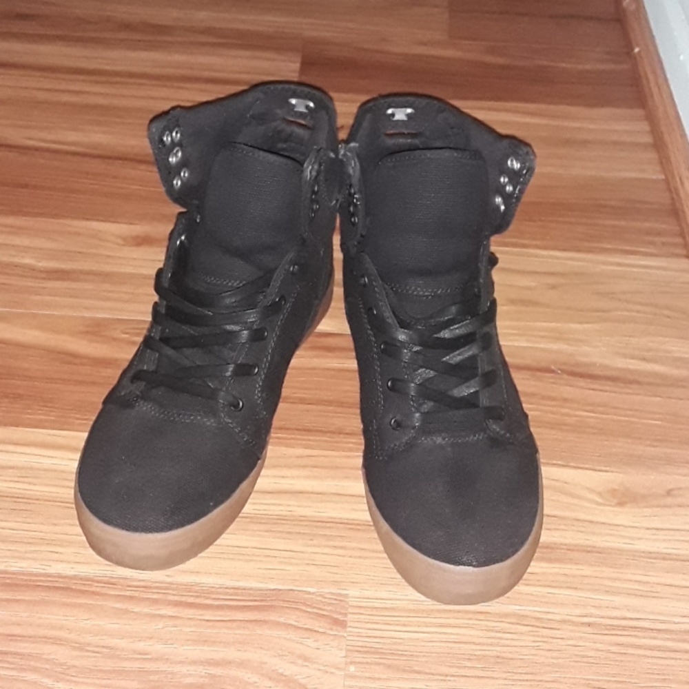 SUPRA SHOES SIZE 8